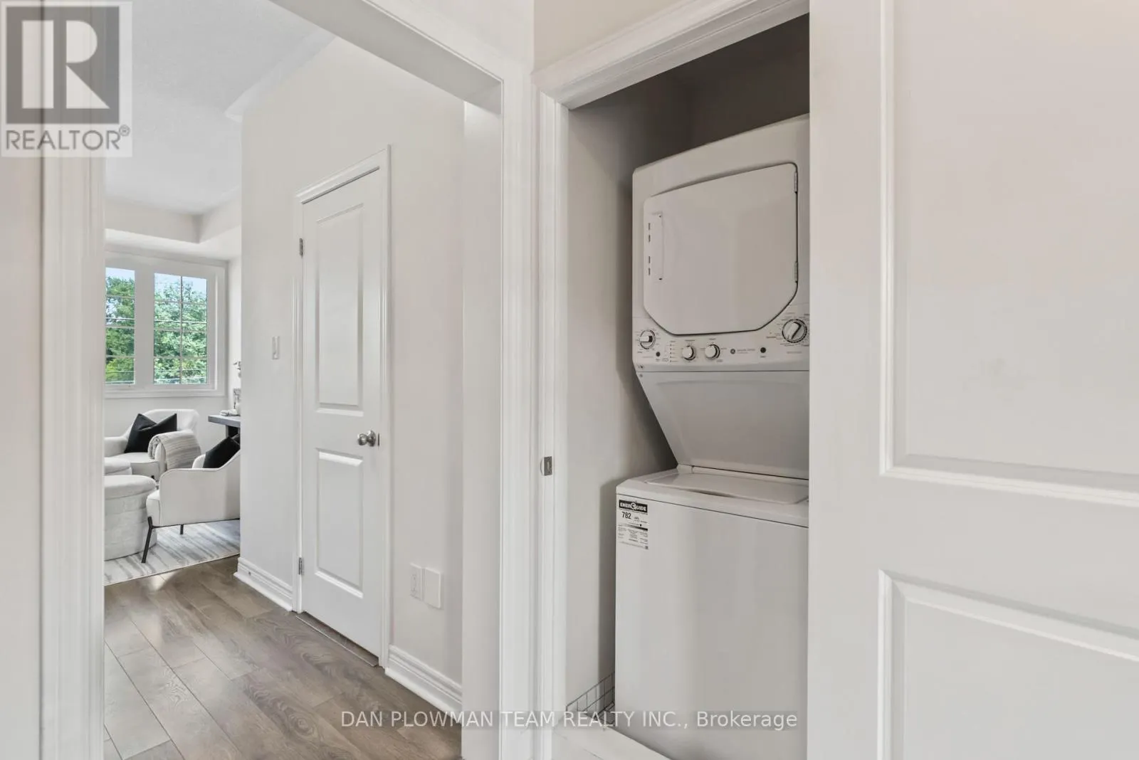 14 - 285 FINCH AVENUE