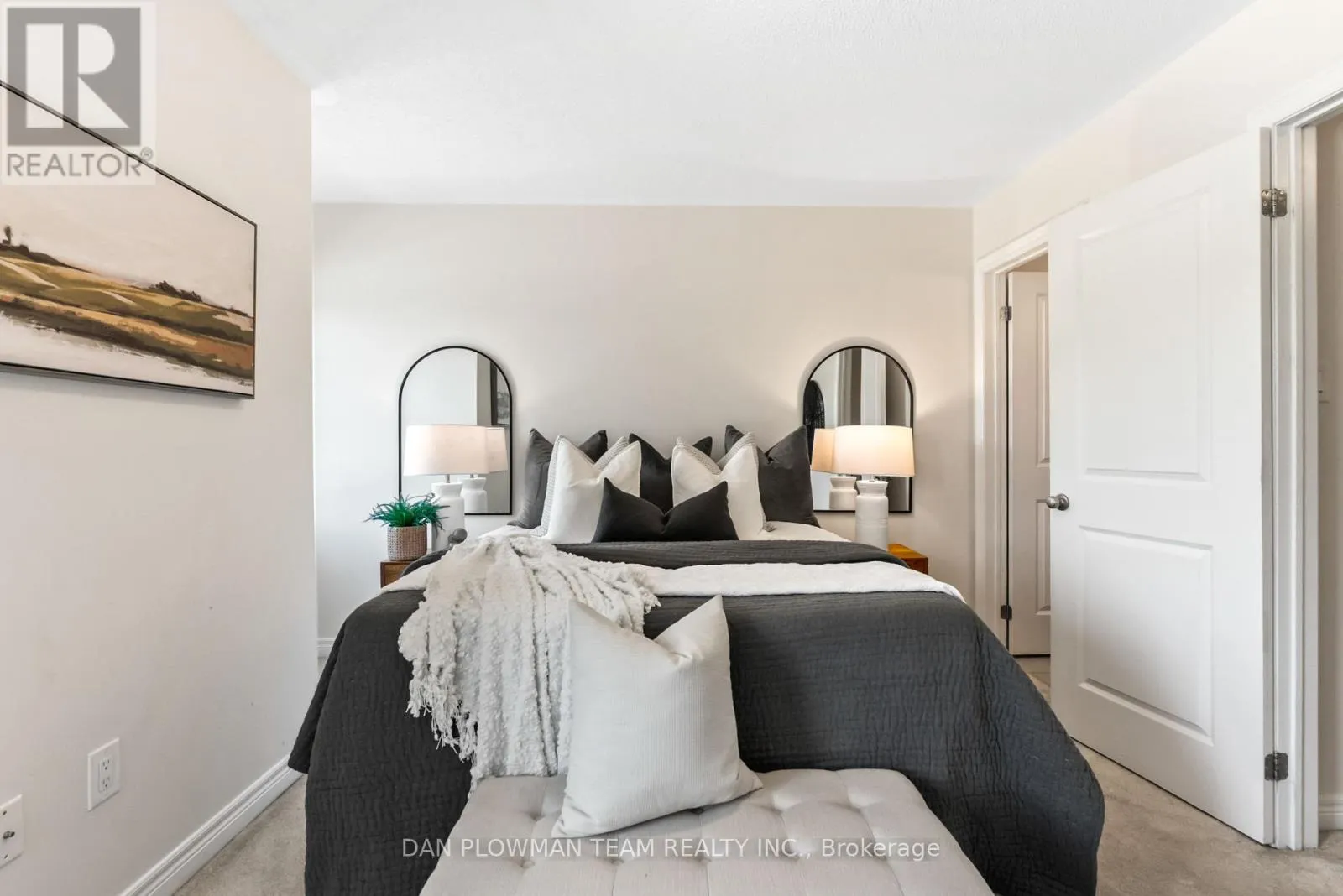 14 - 285 FINCH AVENUE