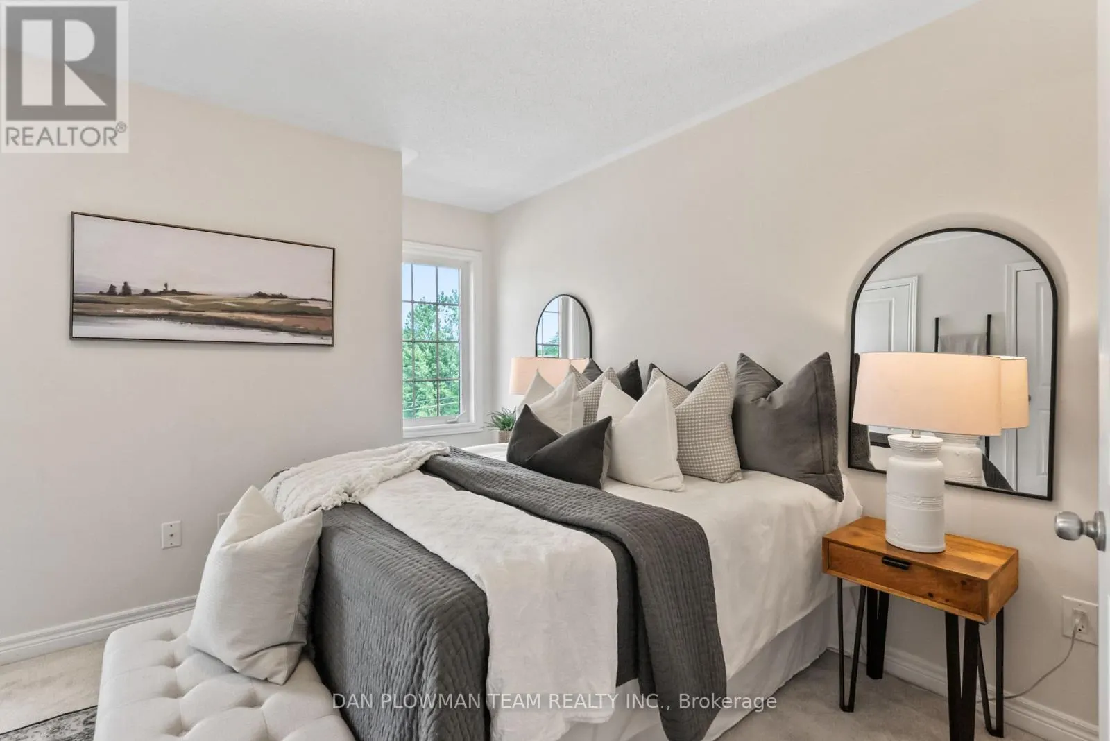 14 - 285 FINCH AVENUE