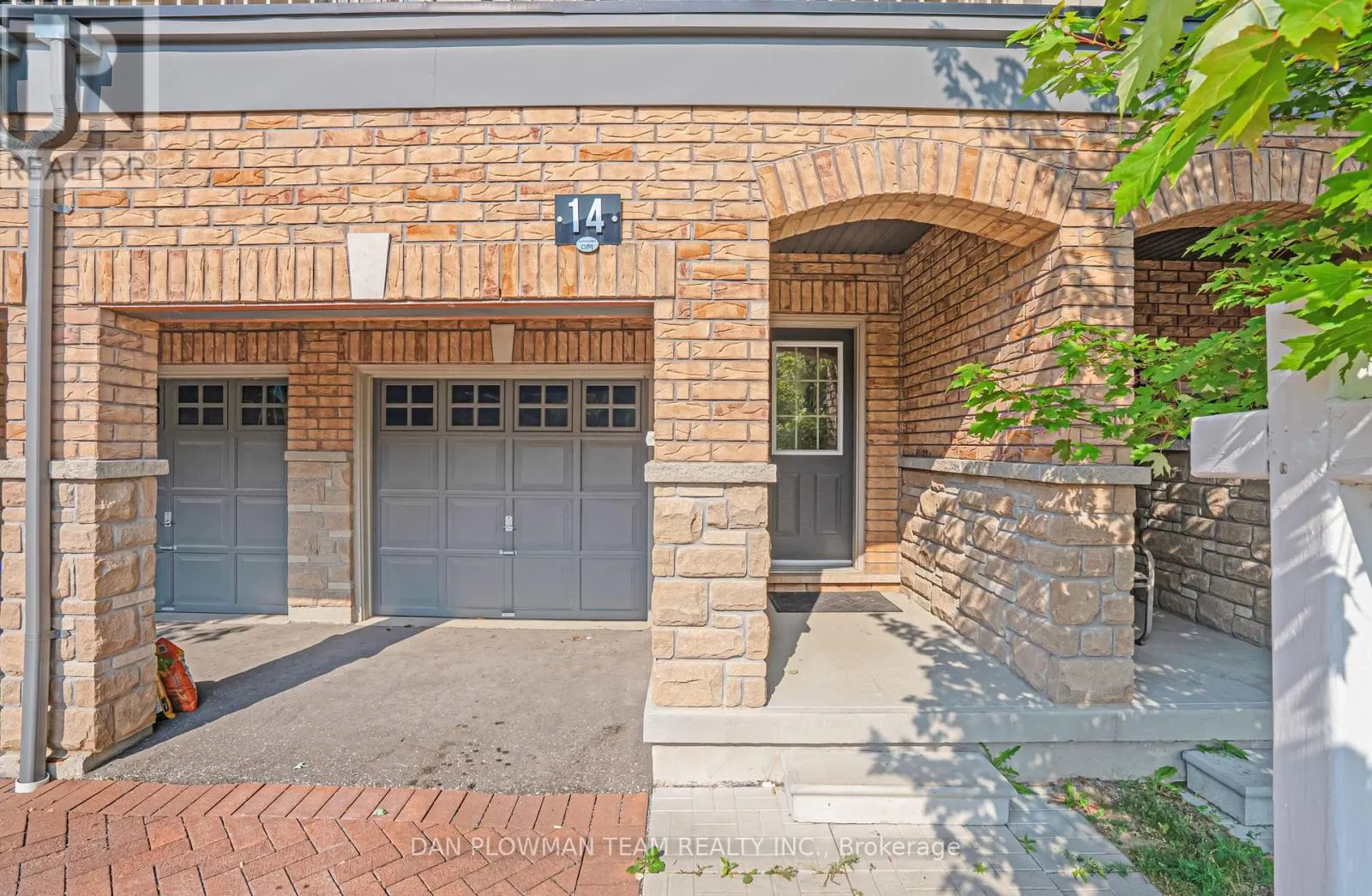14 - 285 FINCH AVENUE