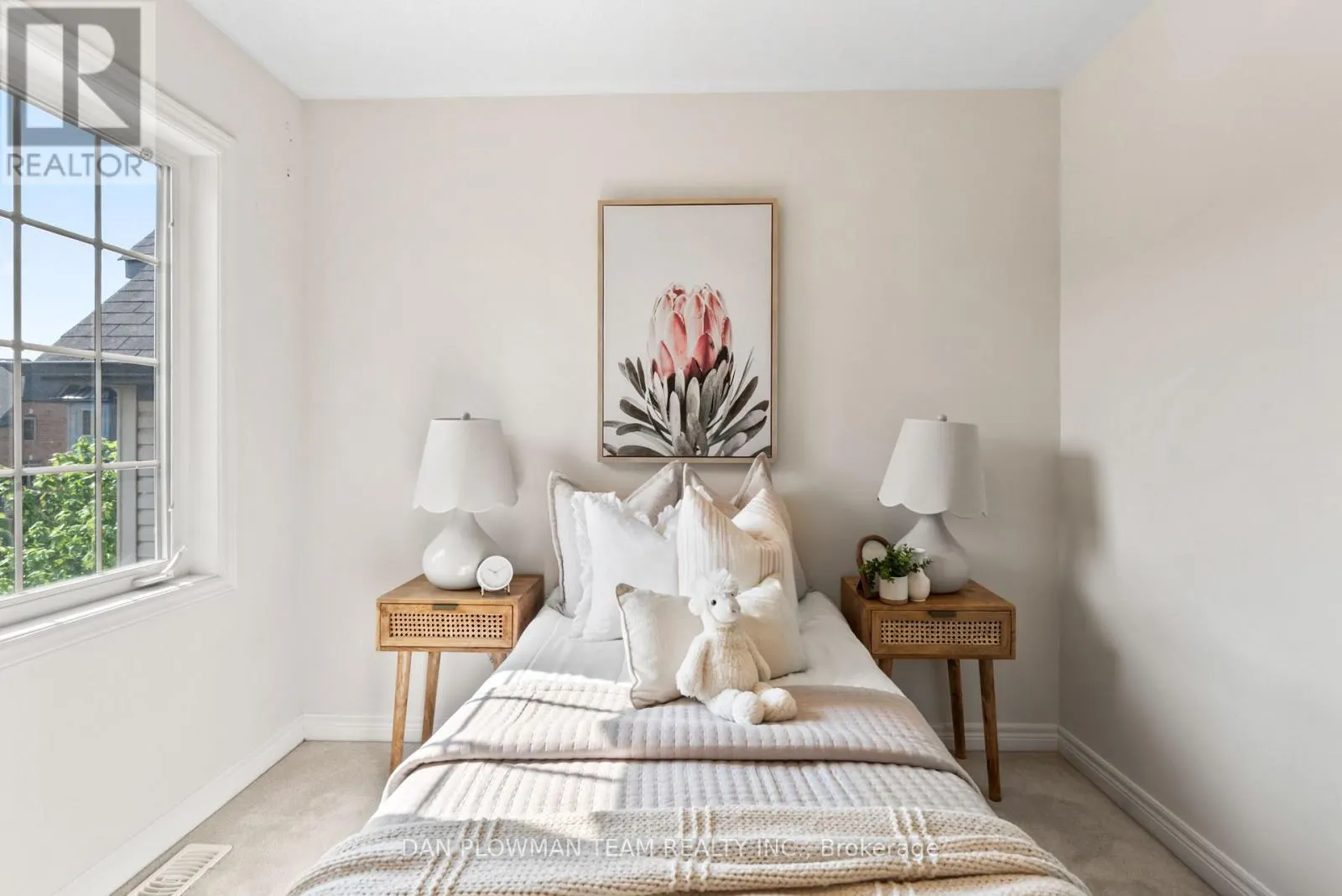 14 - 285 FINCH AVENUE
