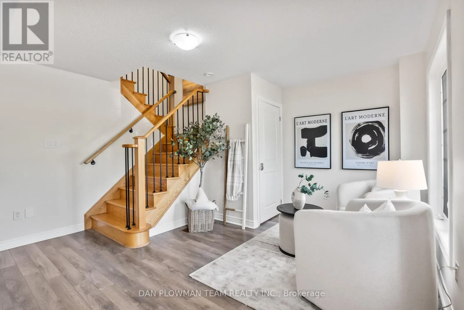 14 - 285 FINCH AVENUE