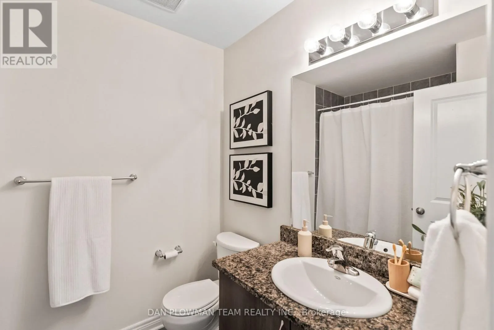 14 - 285 FINCH AVENUE