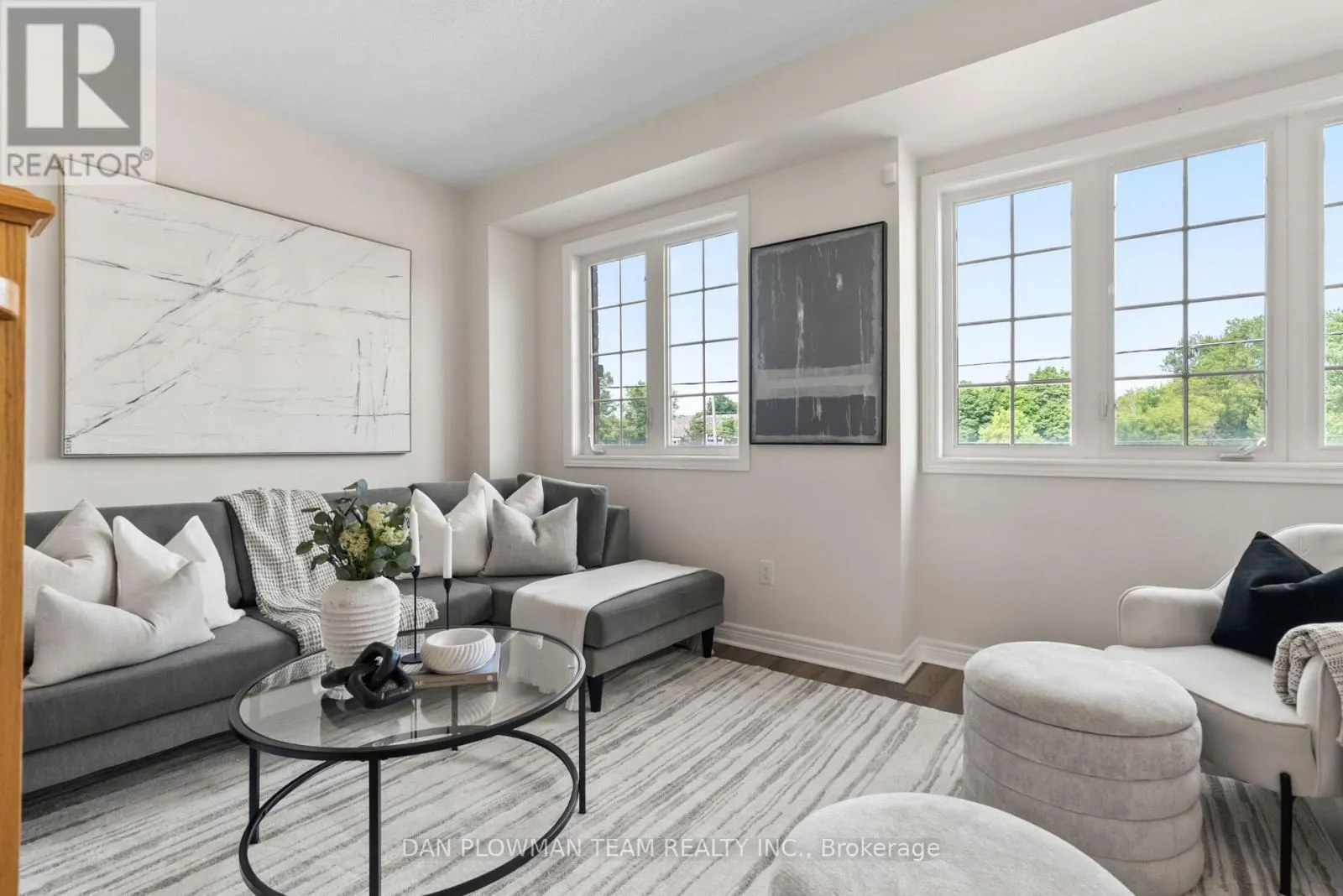 14 - 285 FINCH AVENUE