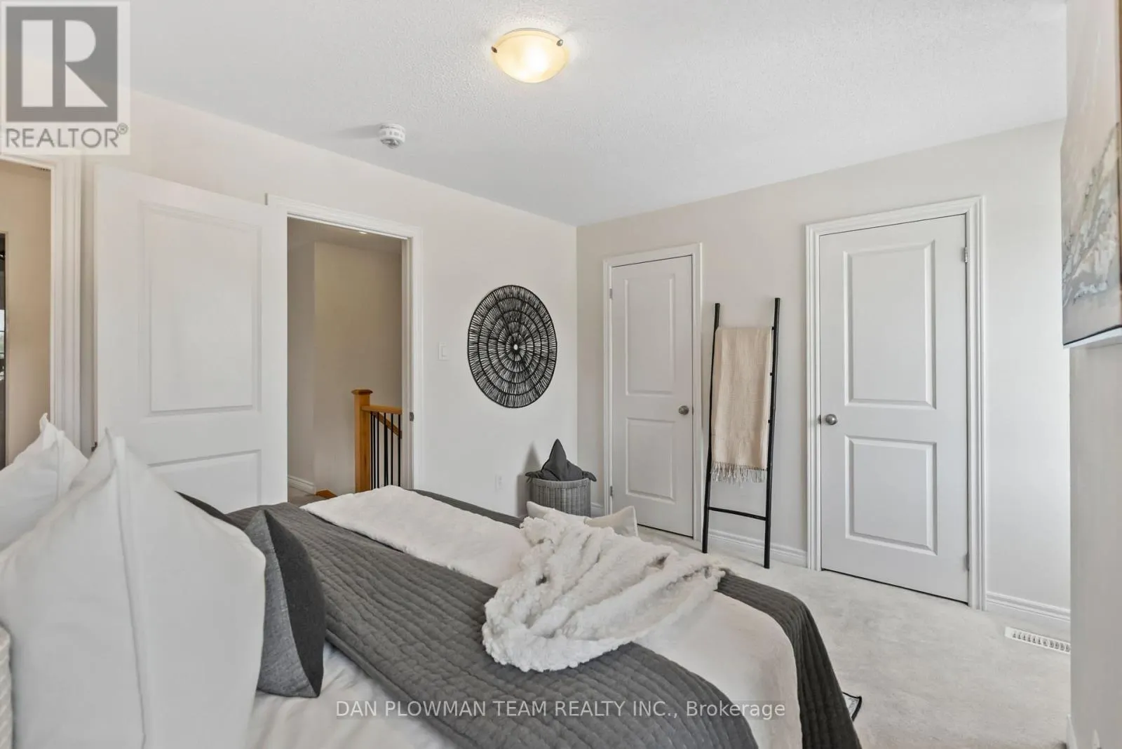 14 - 285 FINCH AVENUE