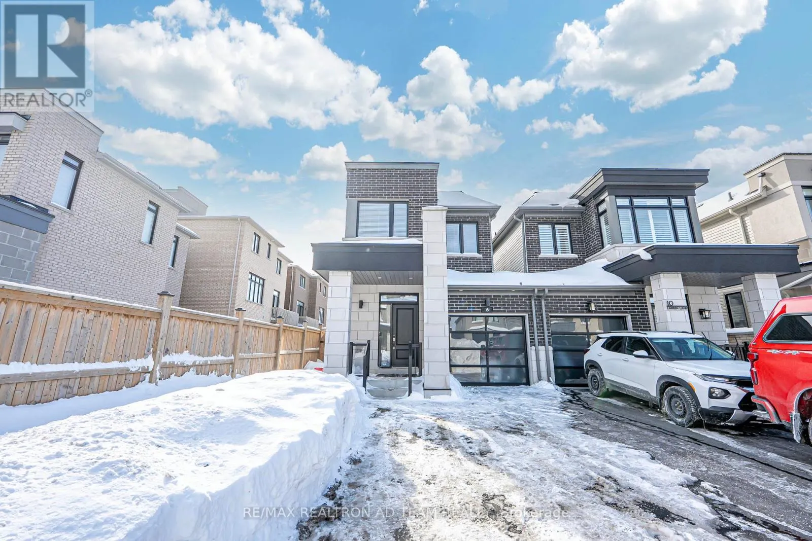 6 LARKIN LANE