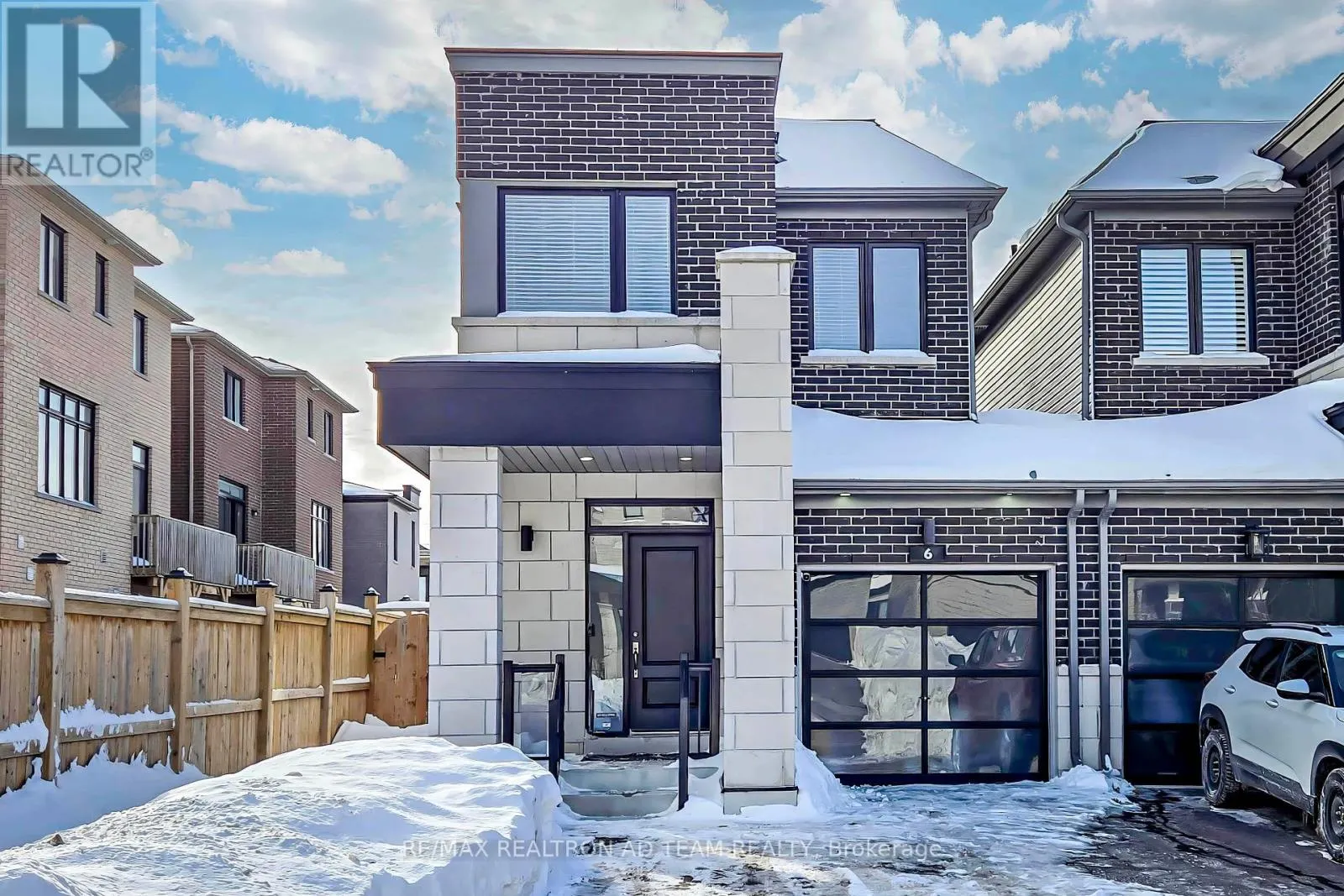 6 LARKIN LANE