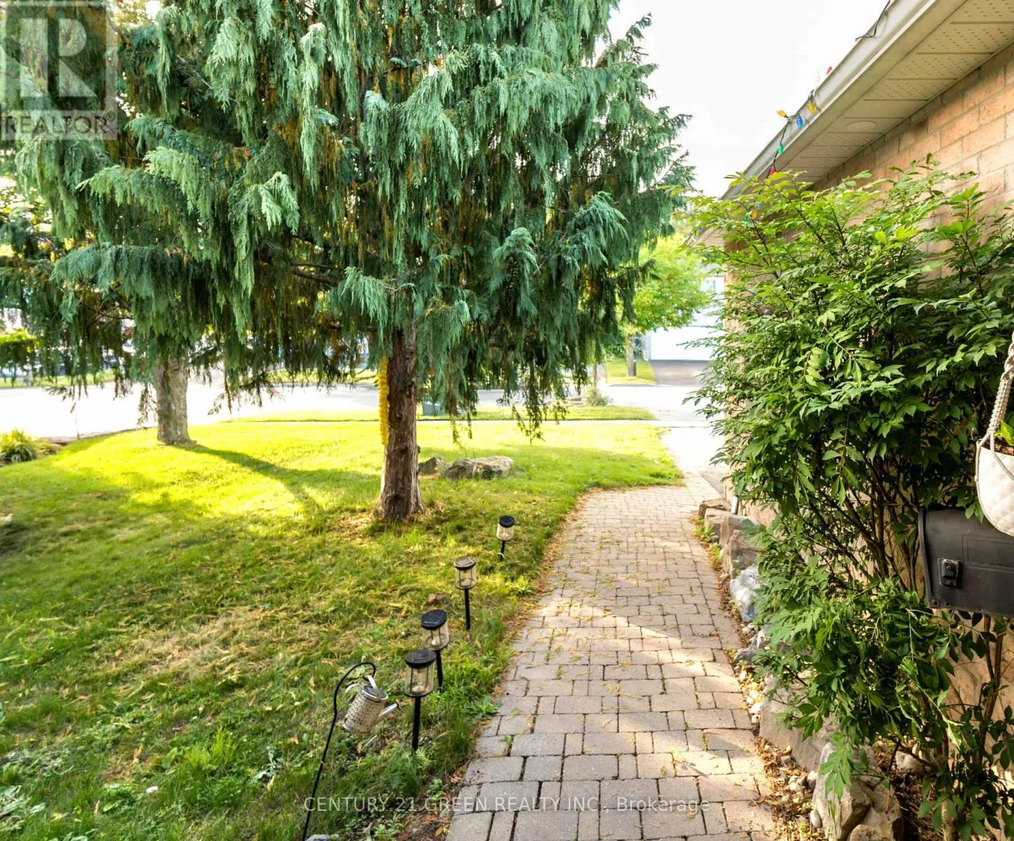 13 ALDERBROOK DRIVE