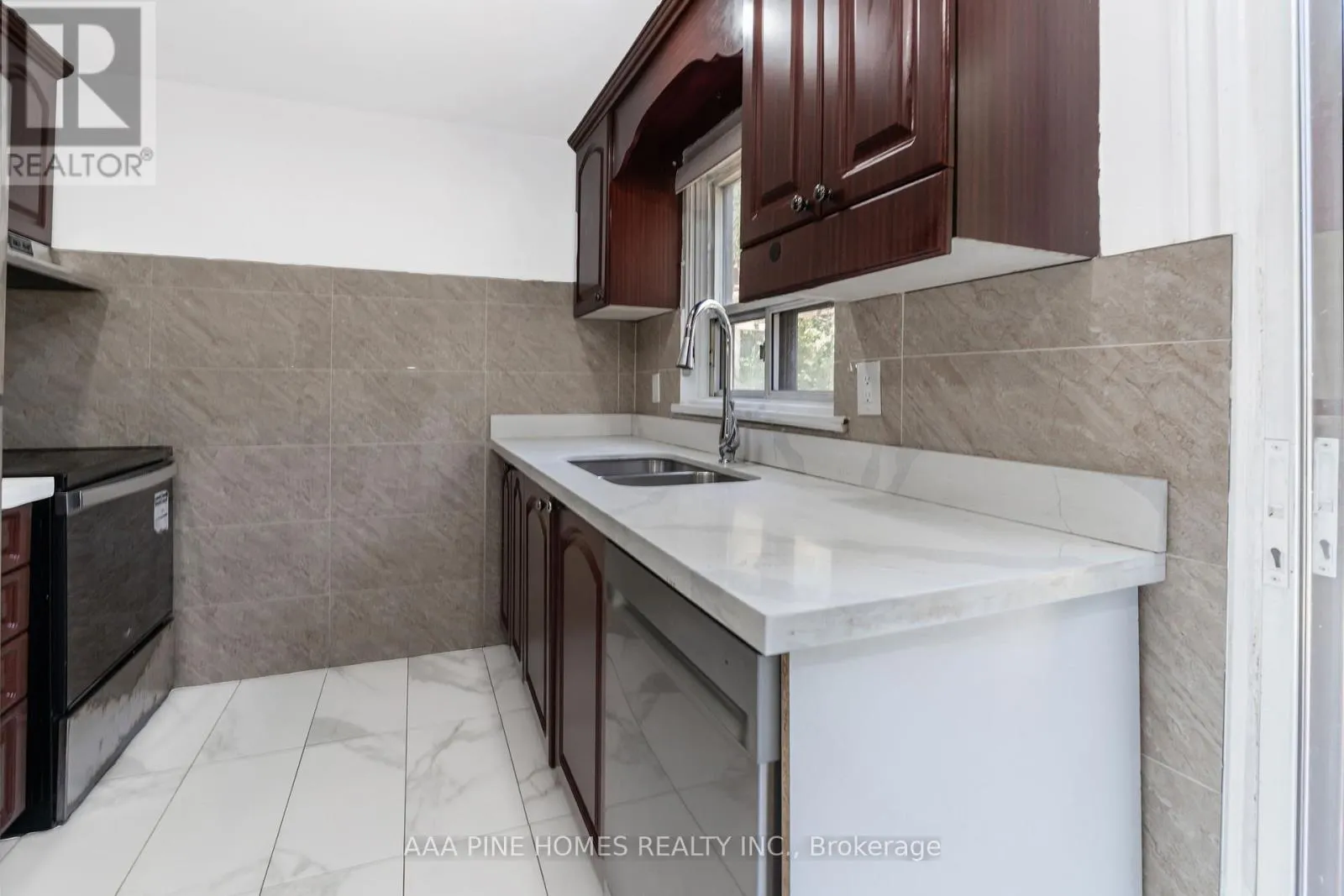 59 BURKWOOD CRESCENT