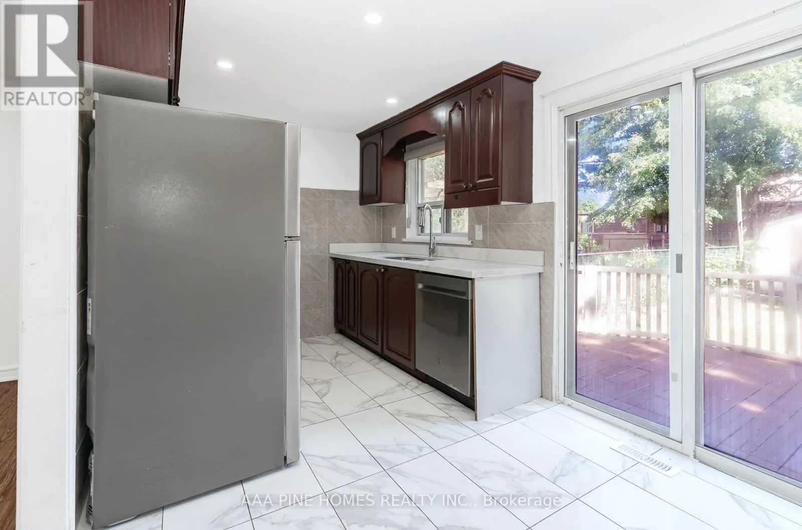 59 BURKWOOD CRESCENT