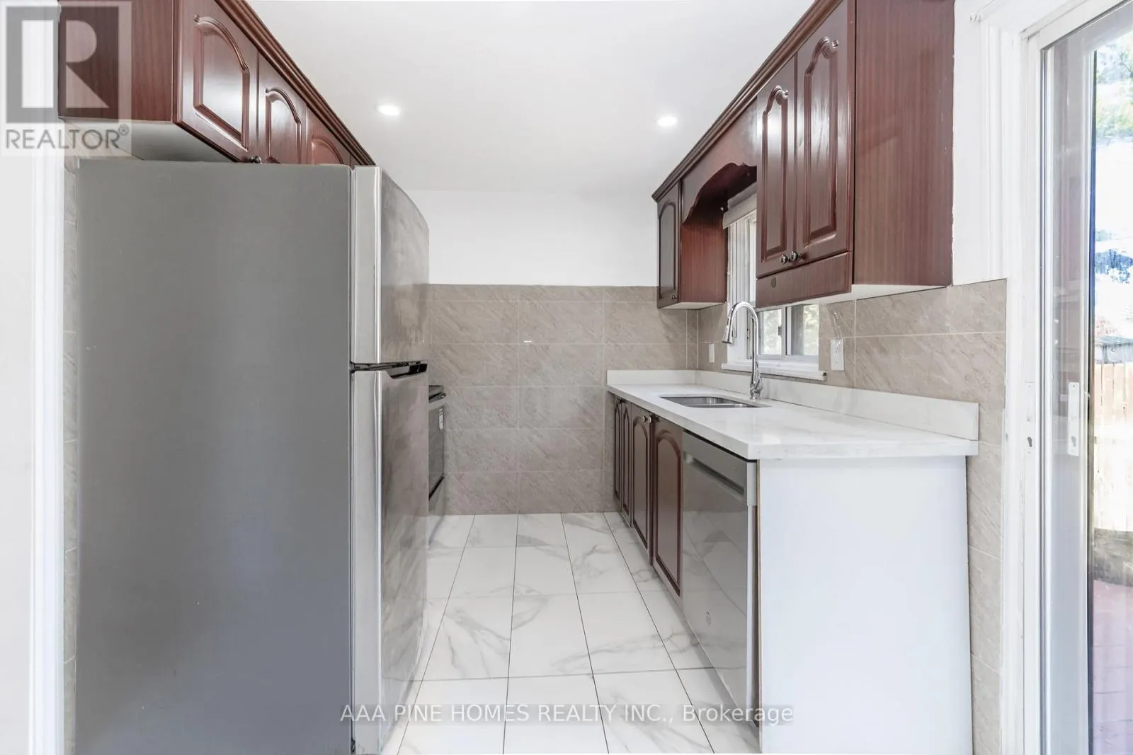 59 BURKWOOD CRESCENT
