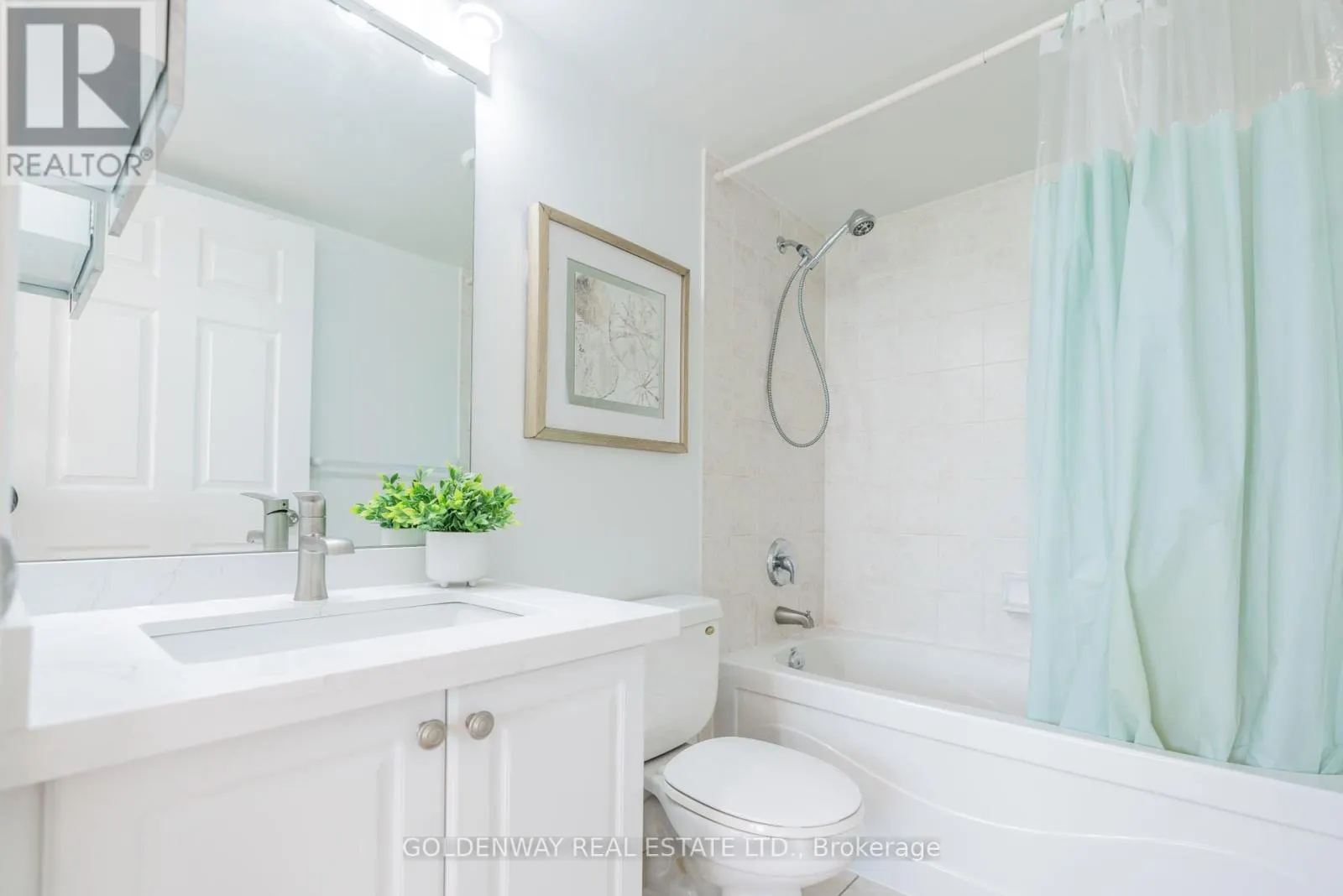 305 - 68 GRANGEWAY AVENUE