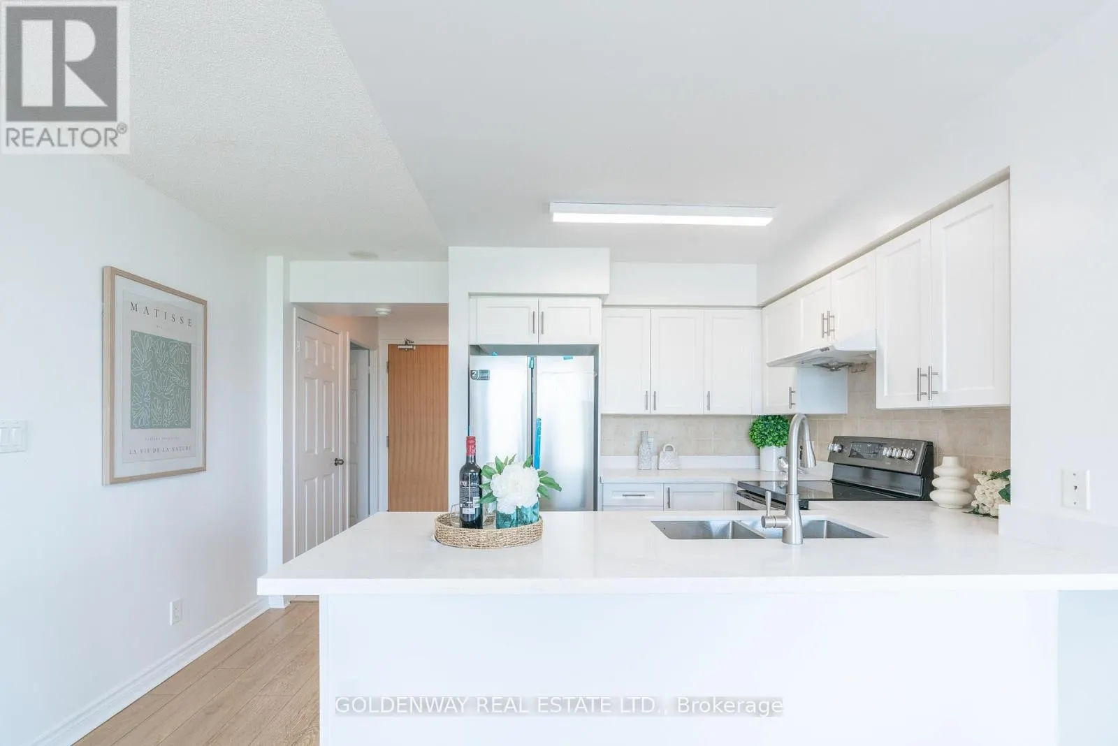 305 - 68 GRANGEWAY AVENUE