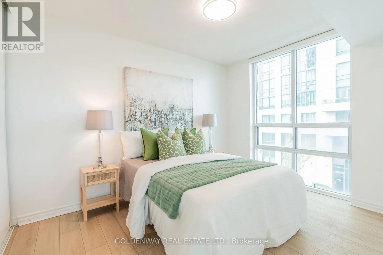 305 - 68 GRANGEWAY AVENUE