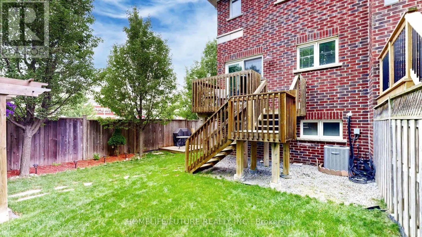 27 - 571 LONGWORTH AVENUE