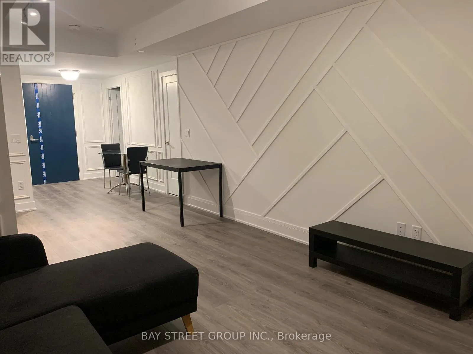 2520 - 2545 SIMCOE STREET N