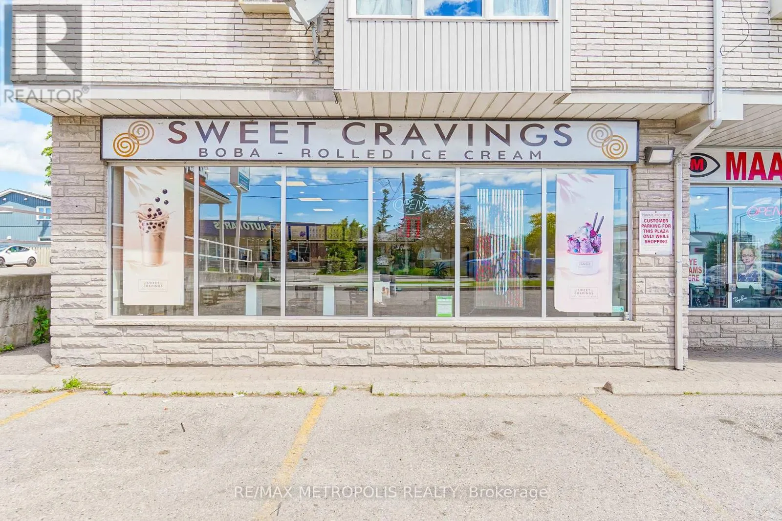 4 - 210 KING STREET E