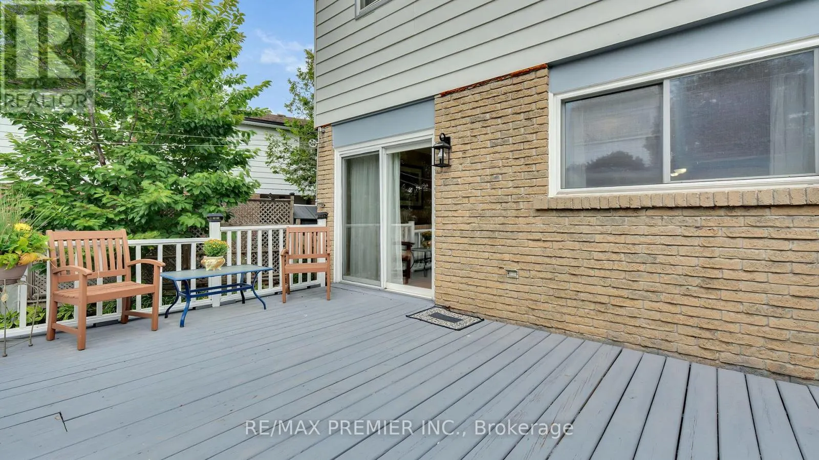 55 LOSCOMBE DRIVE