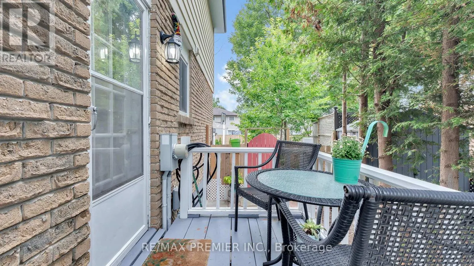 55 LOSCOMBE DRIVE
