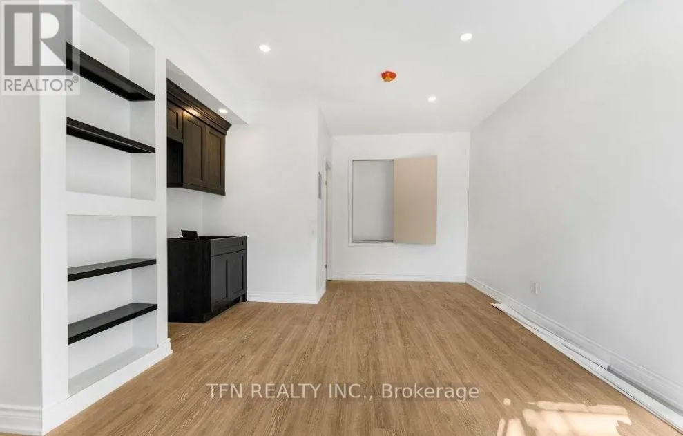 1279-1281 GERRARD STREET E