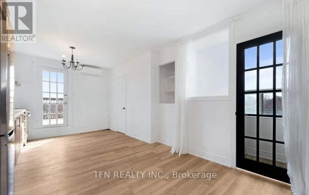 1279-1281 GERRARD STREET E