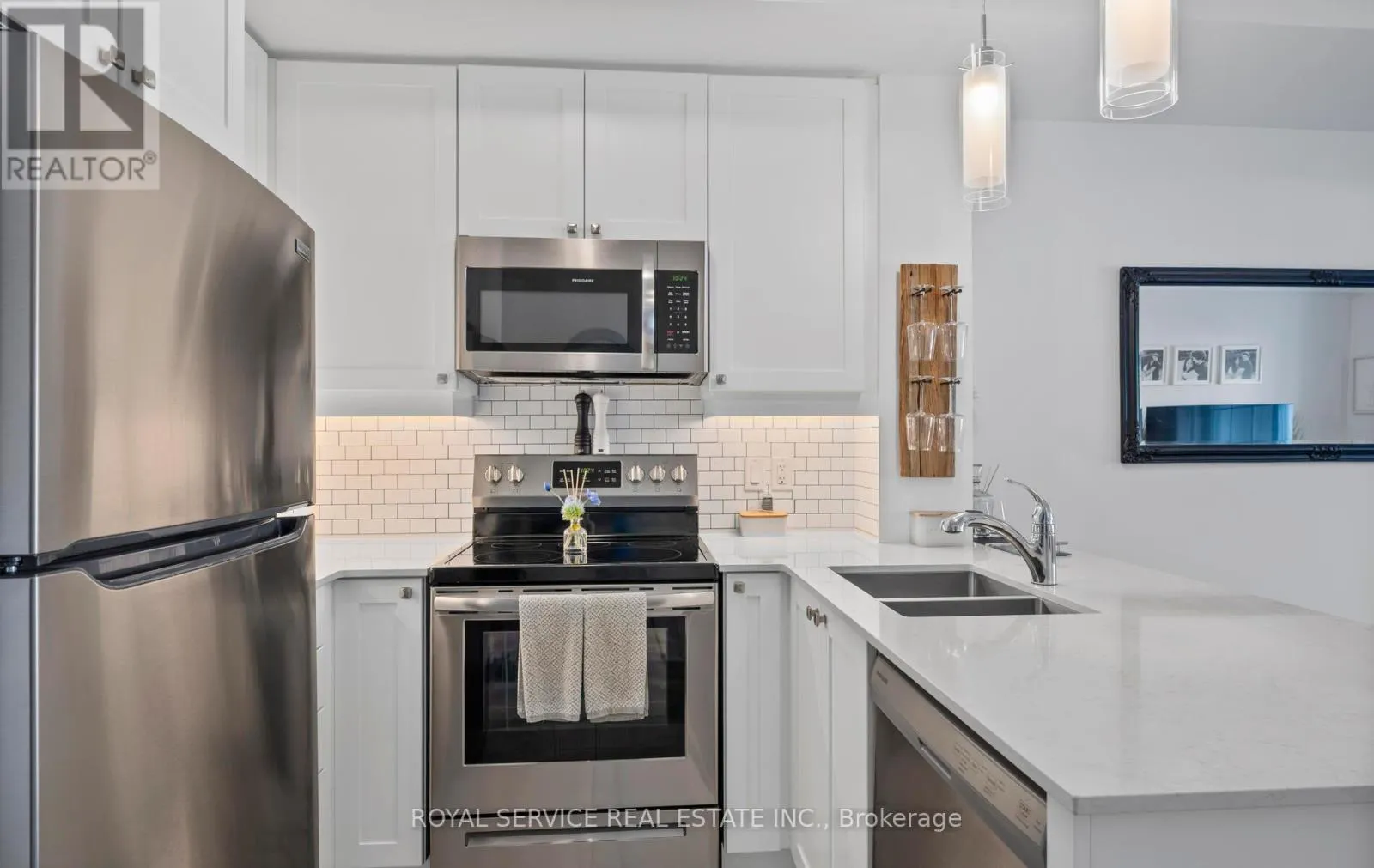 127 - 50 LAKEBREEZE DRIVE, #127