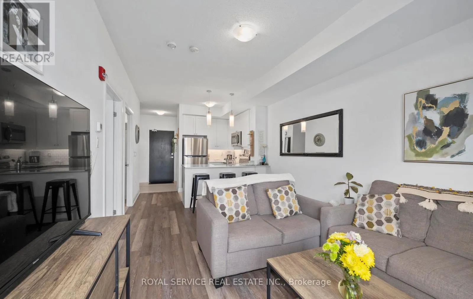 127 - 50 LAKEBREEZE DRIVE, #127