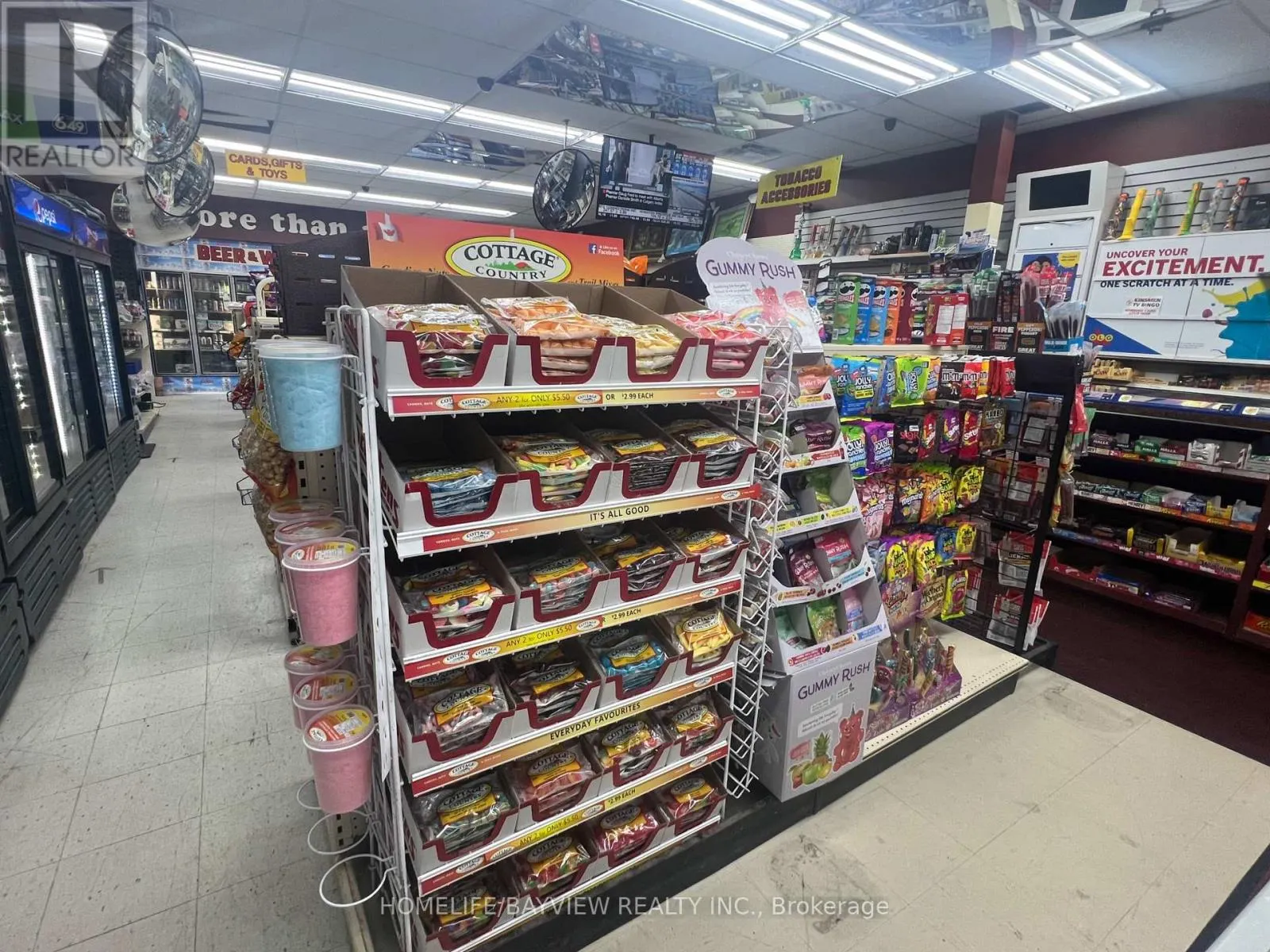 1 - 1330 RITSON ROAD N
