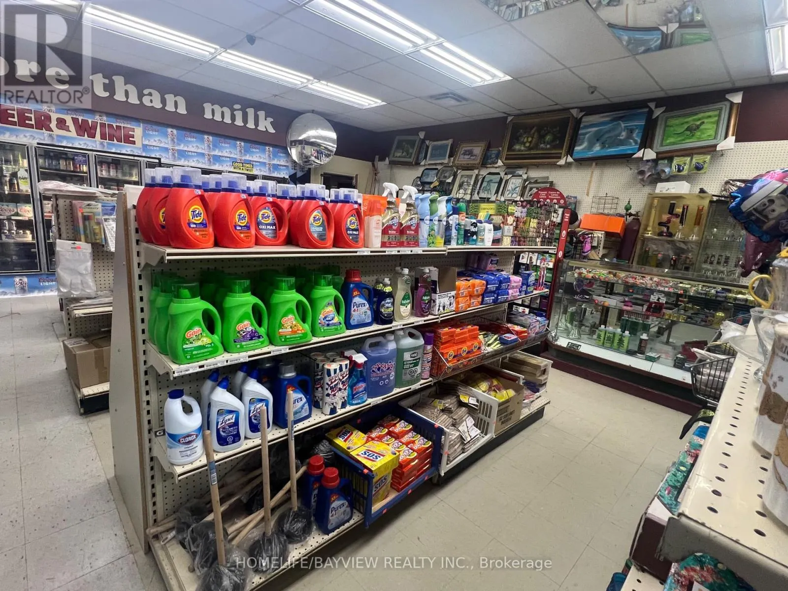 1 - 1330 RITSON ROAD N