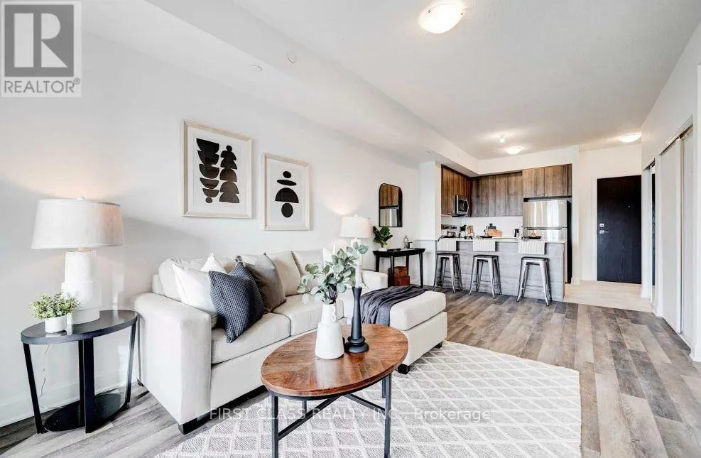 317 - 50 LAKEBREEZE DRIVE