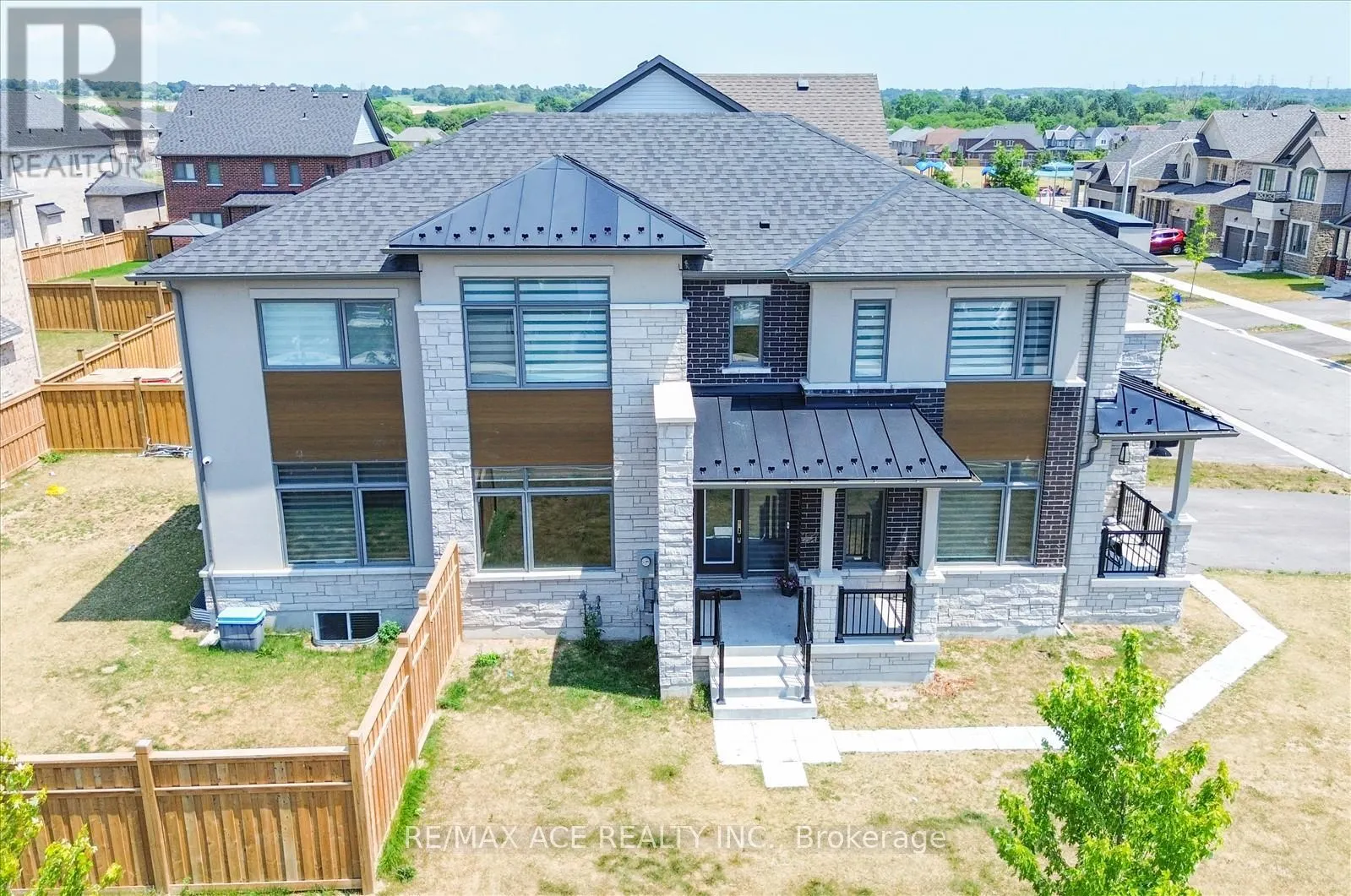 63 WAMSLEY CRESCENT