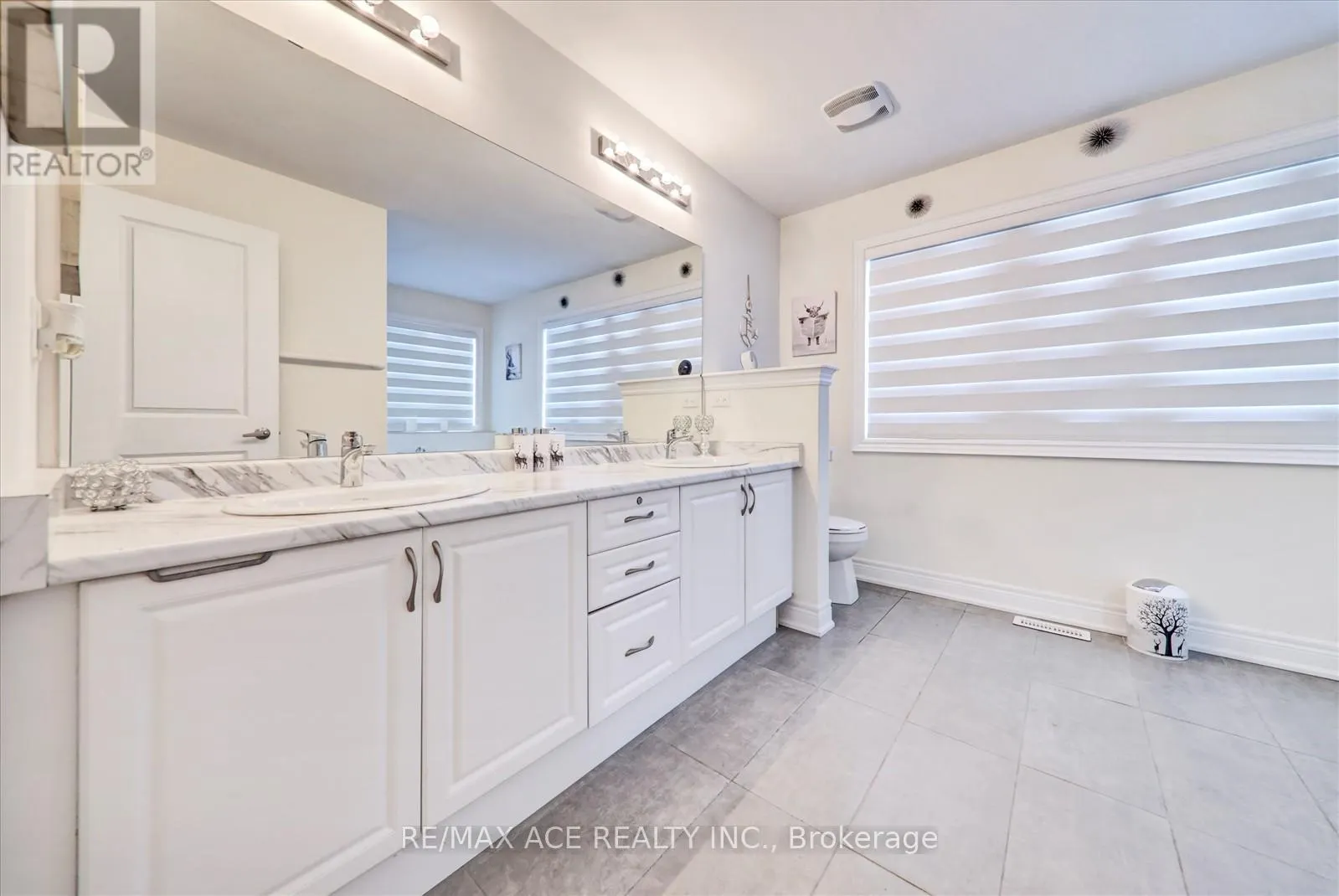 63 WAMSLEY CRESCENT