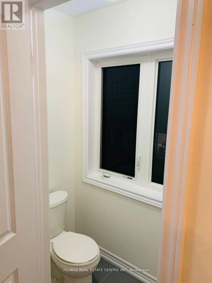 UPPER - 21 WHITEFISH STREET