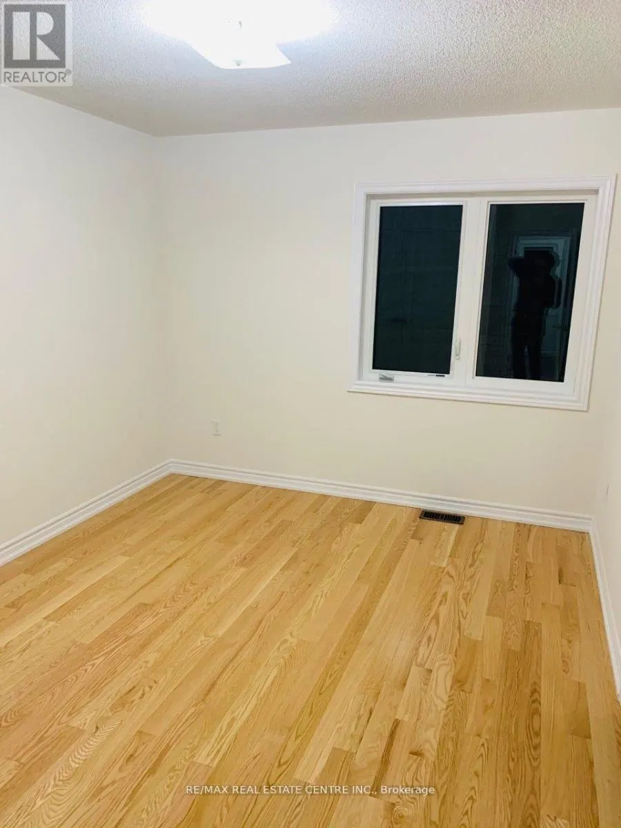 UPPER - 21 WHITEFISH STREET