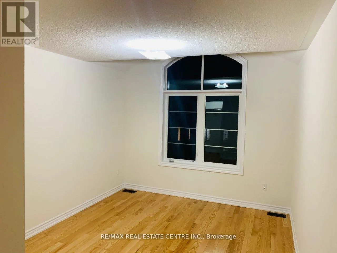 UPPER - 21 WHITEFISH STREET