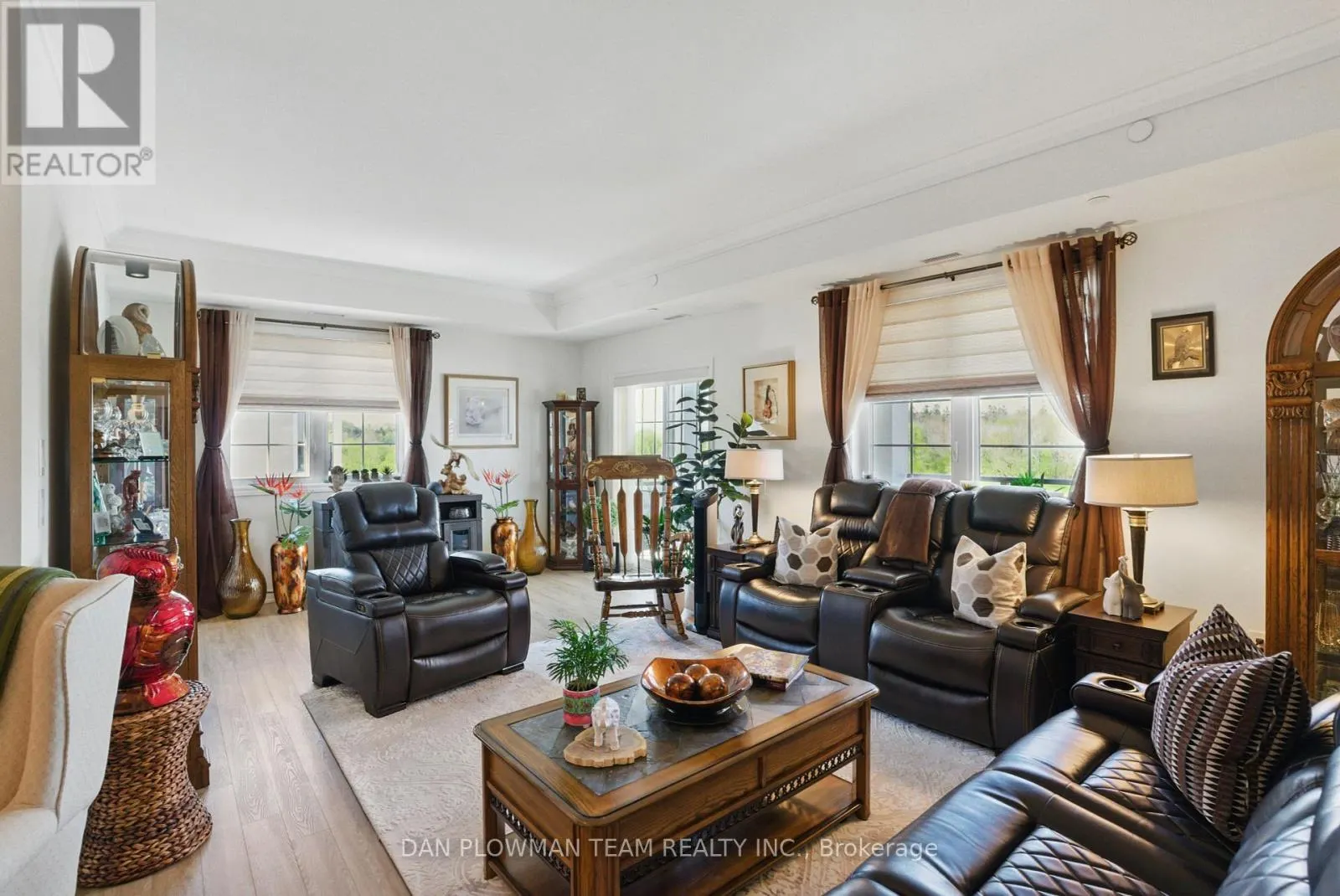 405 - 70 SHIPWAY AVENUE