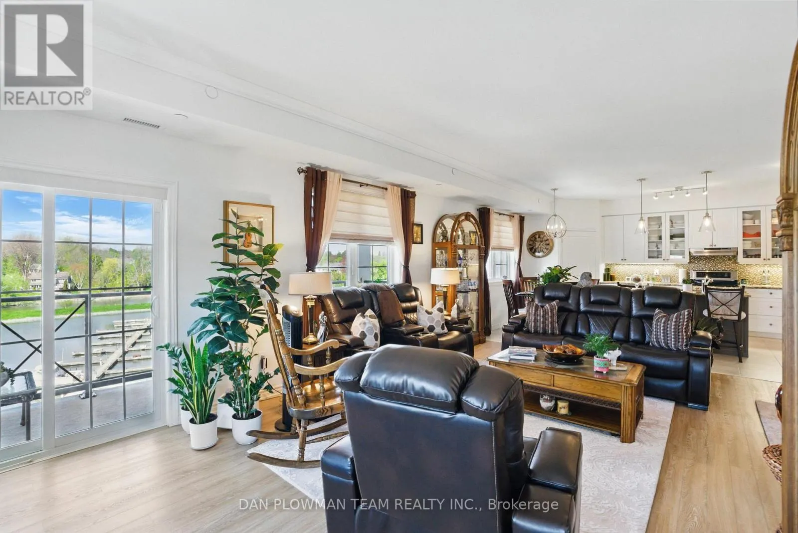 405 - 70 SHIPWAY AVENUE