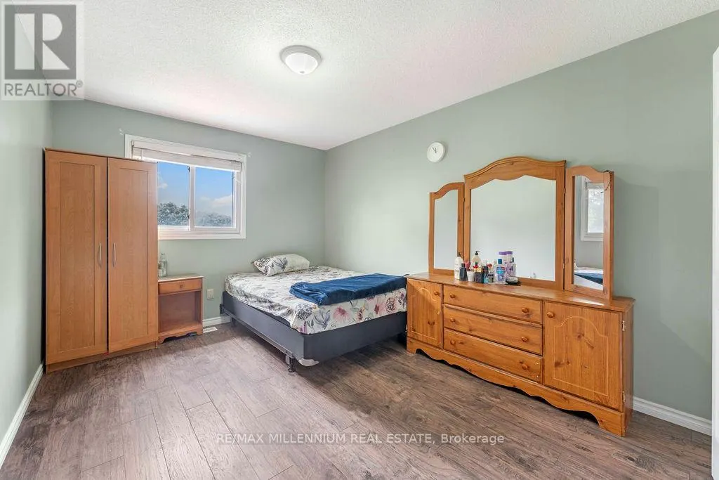 7 EMPIRE CRESCENT