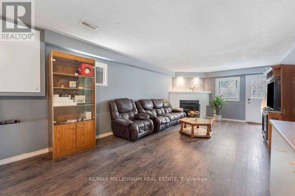 7 EMPIRE CRESCENT