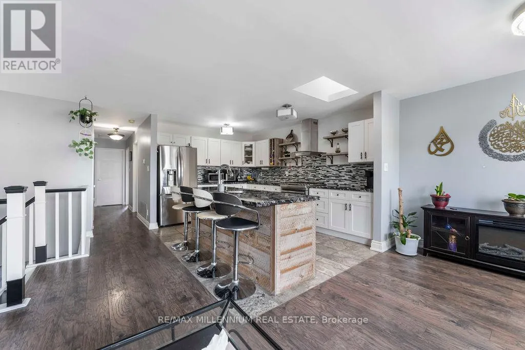 7 EMPIRE CRESCENT