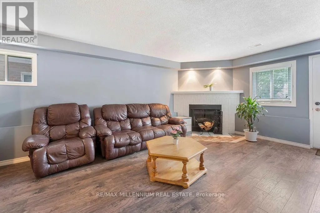 7 EMPIRE CRESCENT