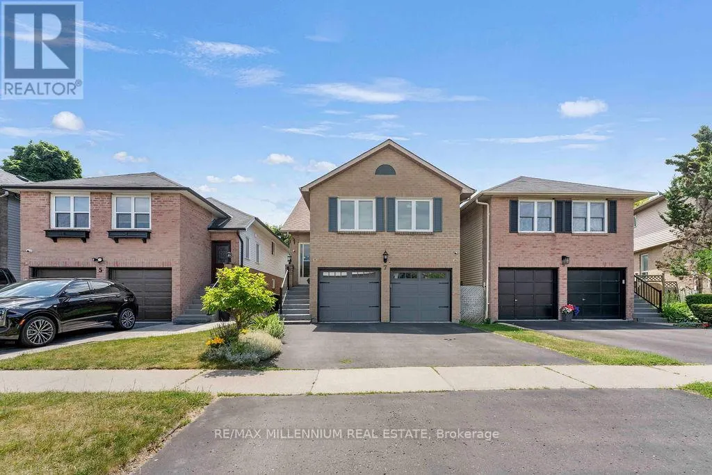 7 EMPIRE CRESCENT