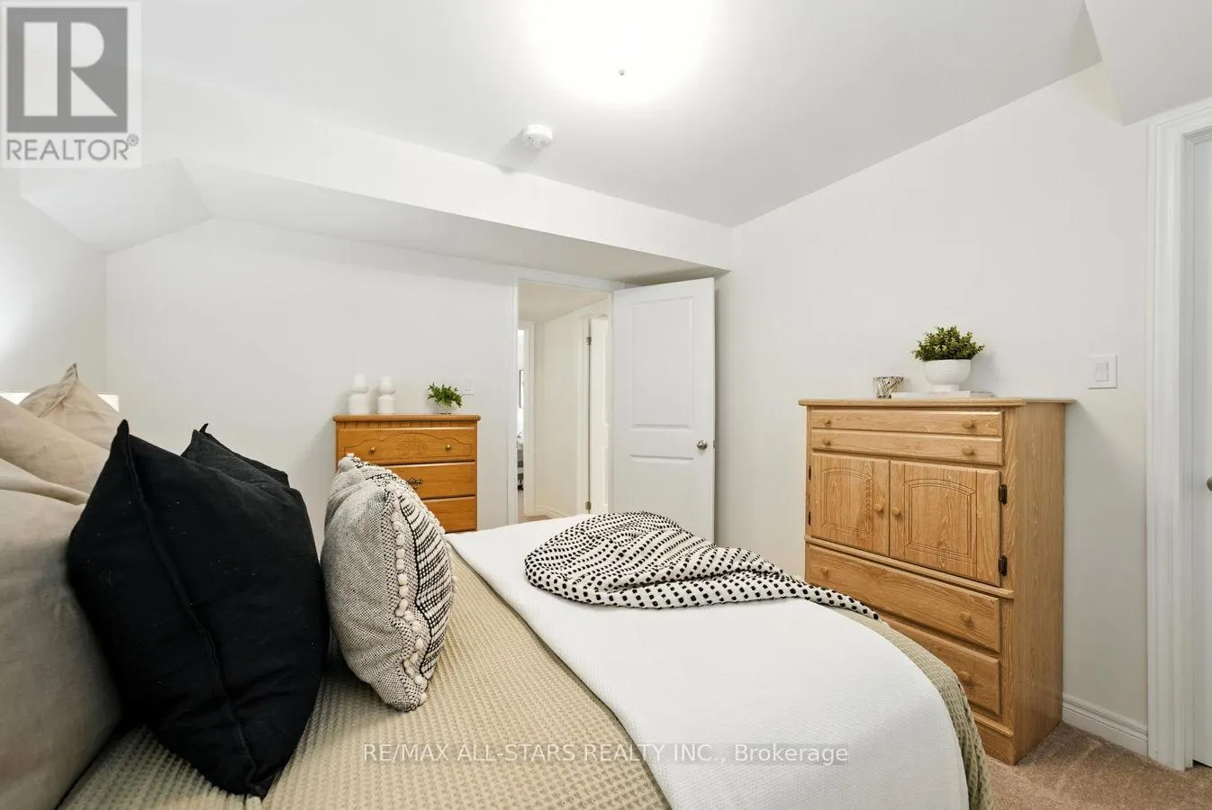 89 FORESTLANE WAY