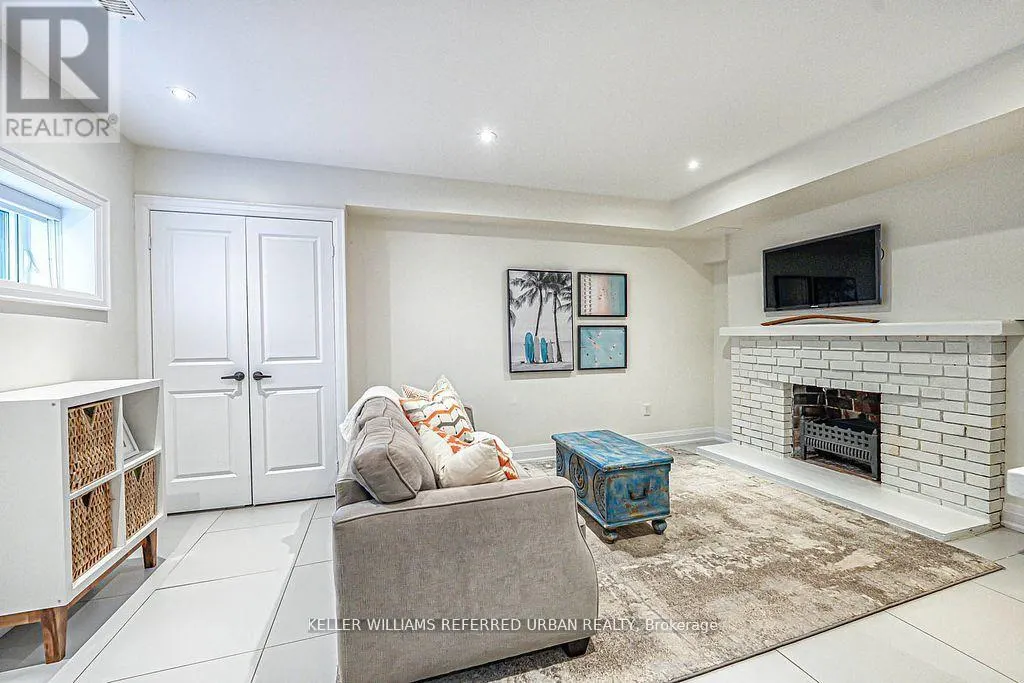 41 DONCASTER AVENUE