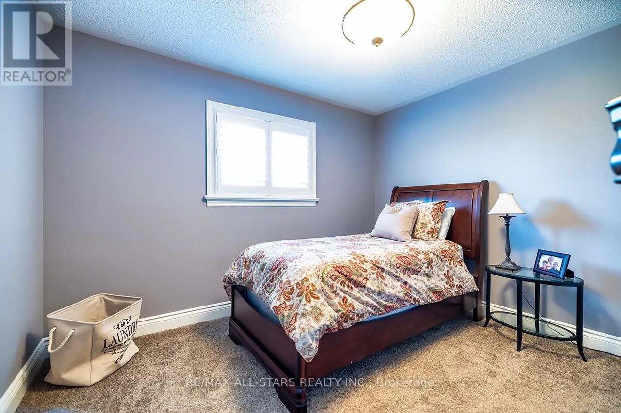 81 HYLAND CRESCENT