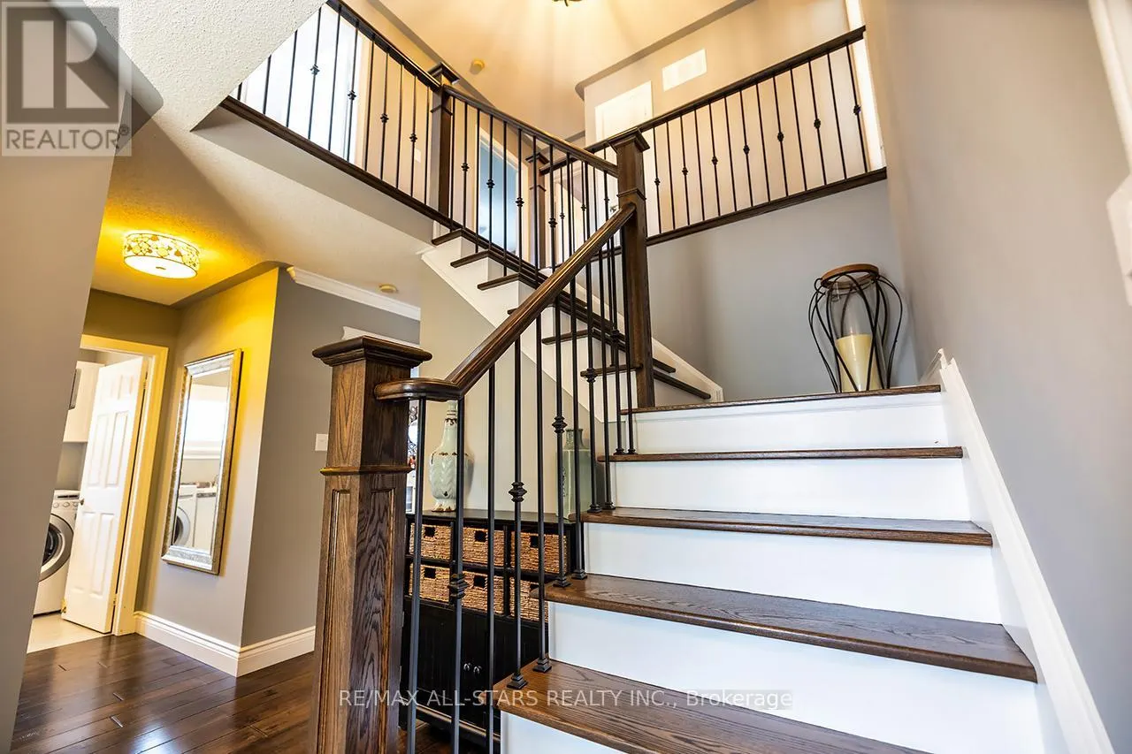 81 HYLAND CRESCENT