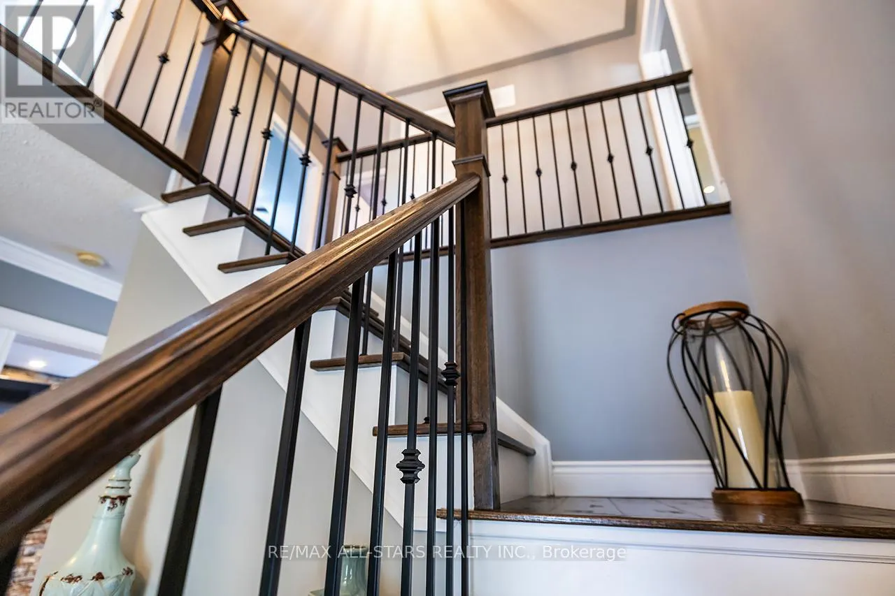 81 HYLAND CRESCENT