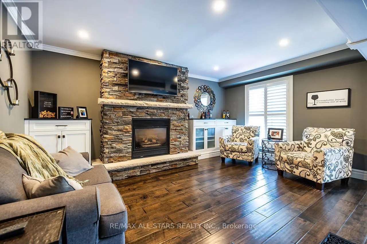 81 HYLAND CRESCENT