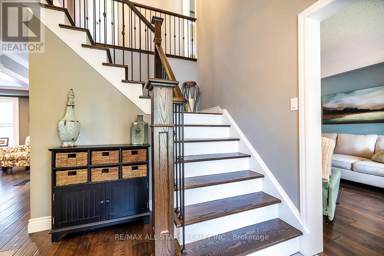 81 HYLAND CRESCENT