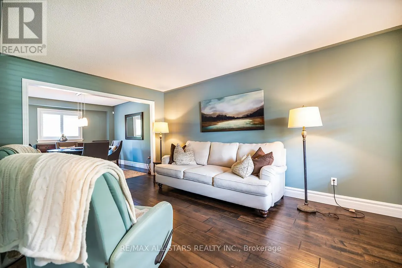 81 HYLAND CRESCENT